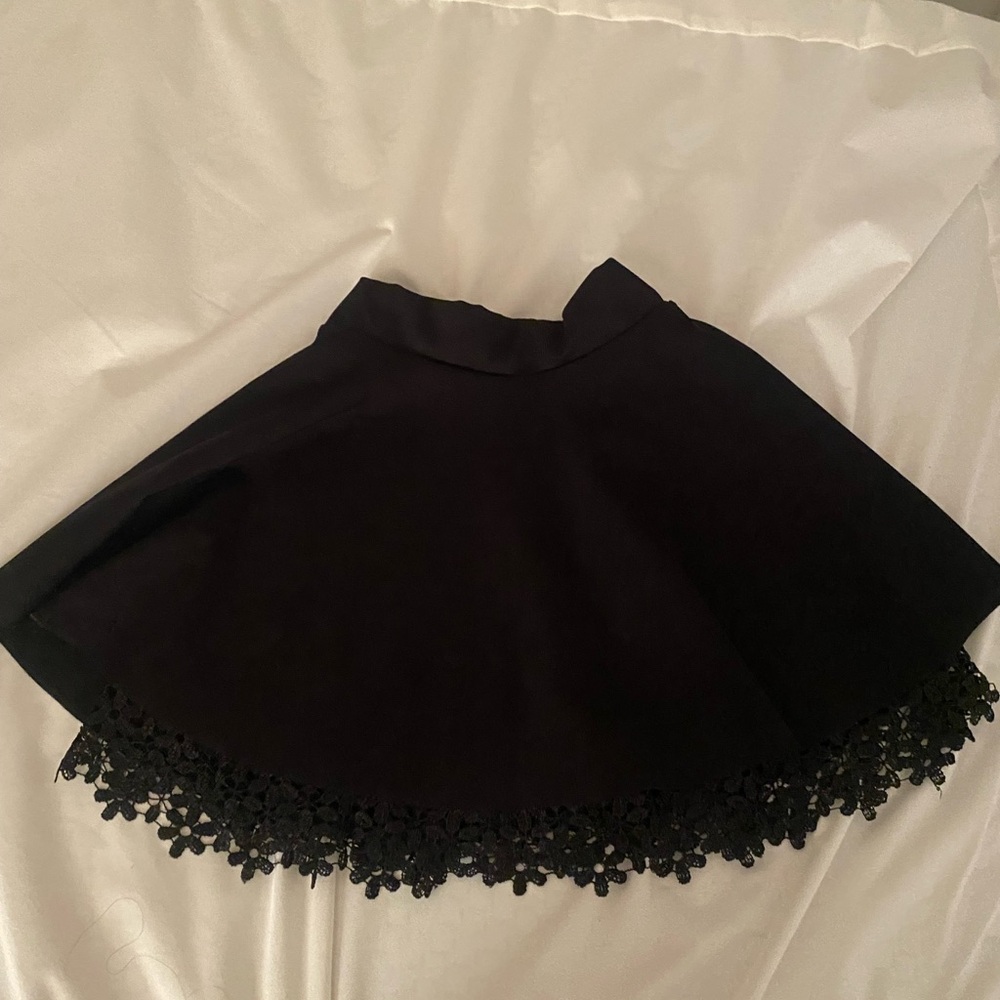 Elegant Black Lace Hem Skirt